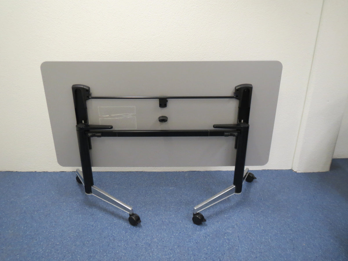 Steelcase Sitzungstisch 160 x 80 cm, auf Rollen, klappbar