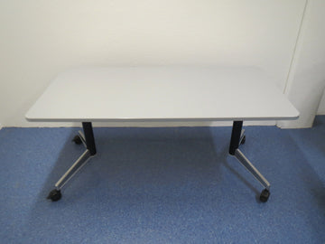 Steelcase Sitzungstisch 160 x 80 cm, auf Rollen, klappbar
