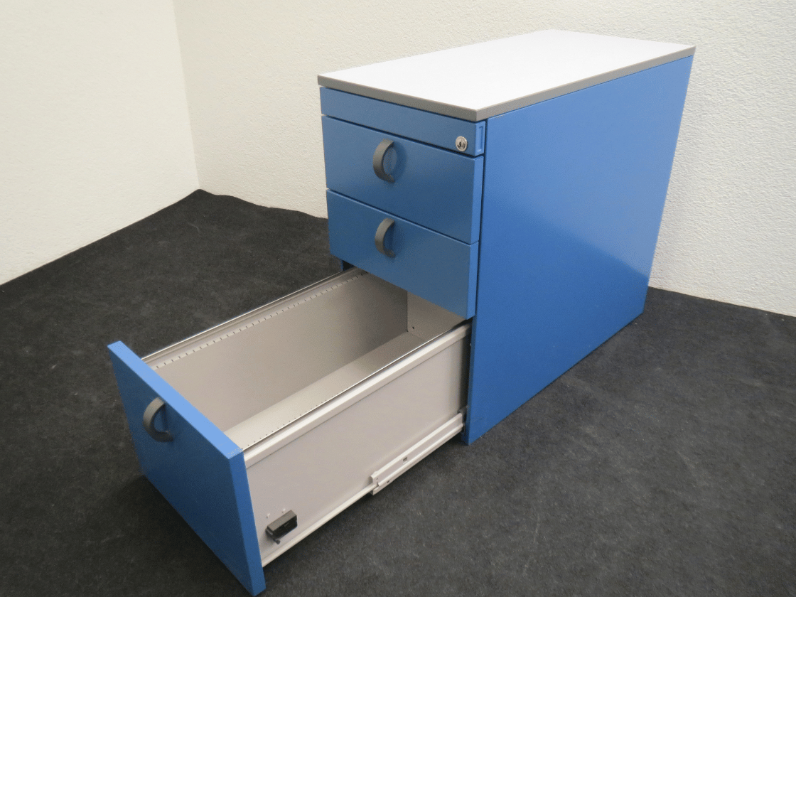 Lista Anstellkorpus 9664 blau
