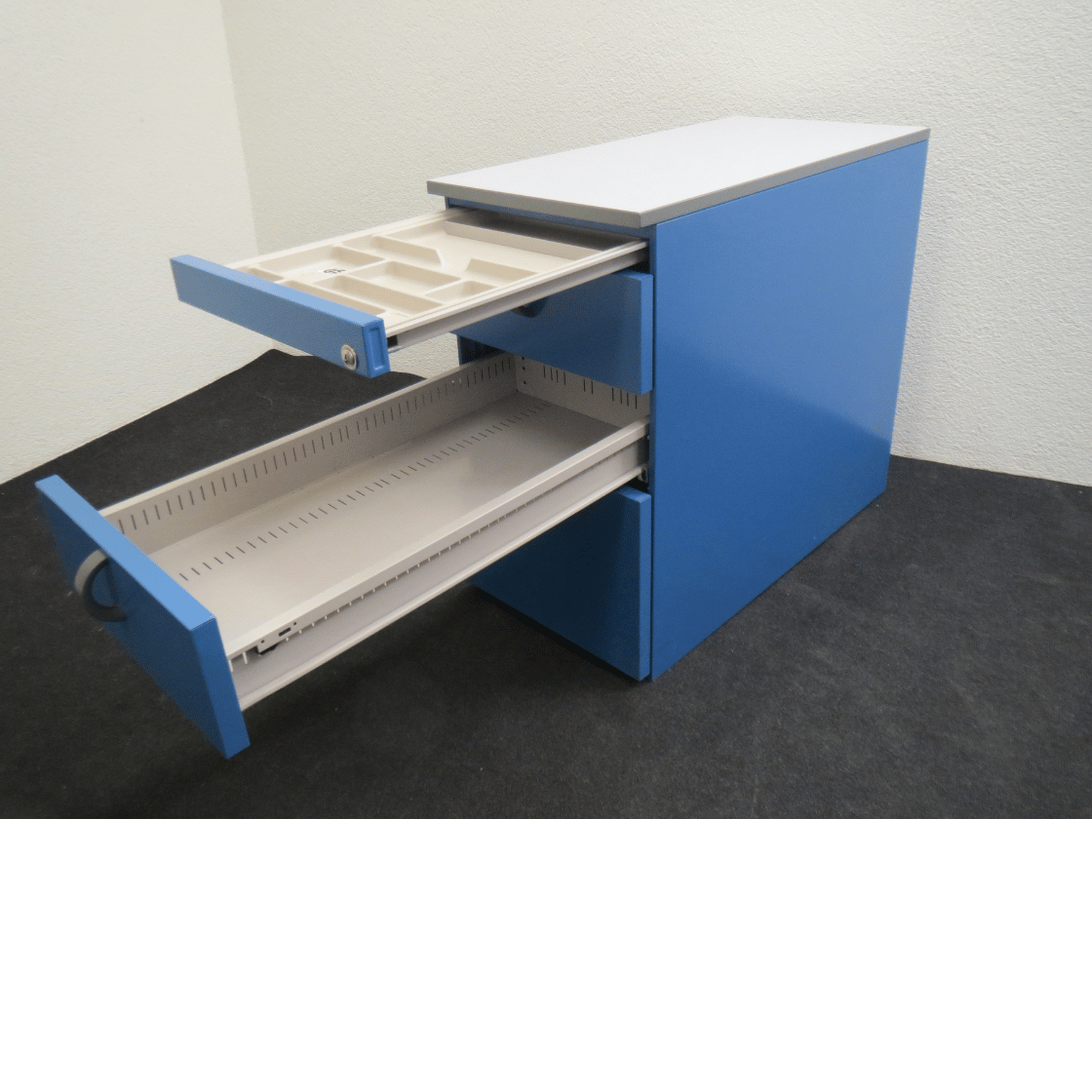 Lista Anstellkorpus 9664 blau