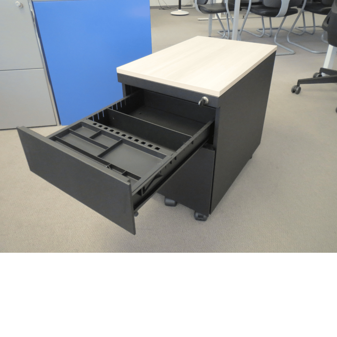 Unterstellkorpuss schwarz/Akazie Dekor, neu aus Liquidation