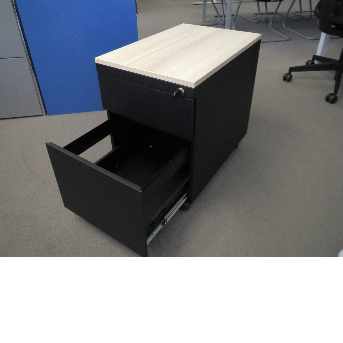 Unterstellkorpuss schwarz/Akazie Dekor, neu aus Liquidation