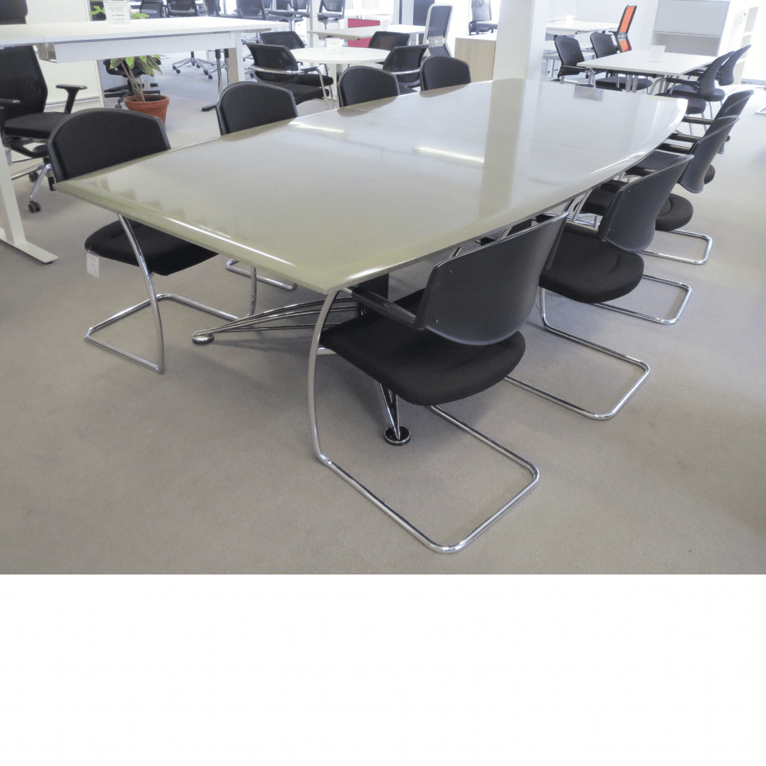 Sitag Sitzungstisch Ascent 320 cm bootsförmig