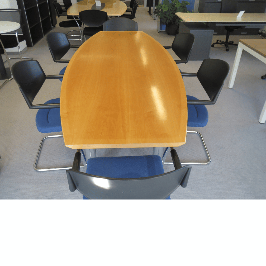 Ergodata Sitzungstisch 230 x 100/60 cm bootsförmgi
