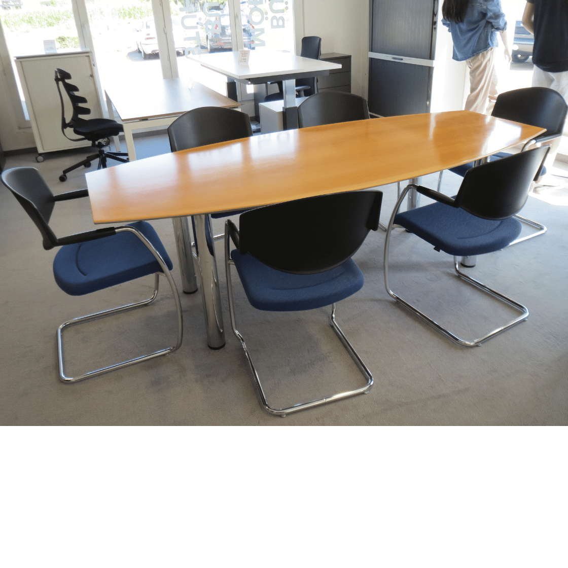 Ergodata Sitzungstisch 230 x 100/60 cm bootsförmgi