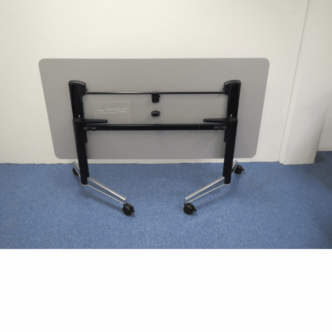 Steelcase Sitzungstisch klappbar 160 x 80 cm