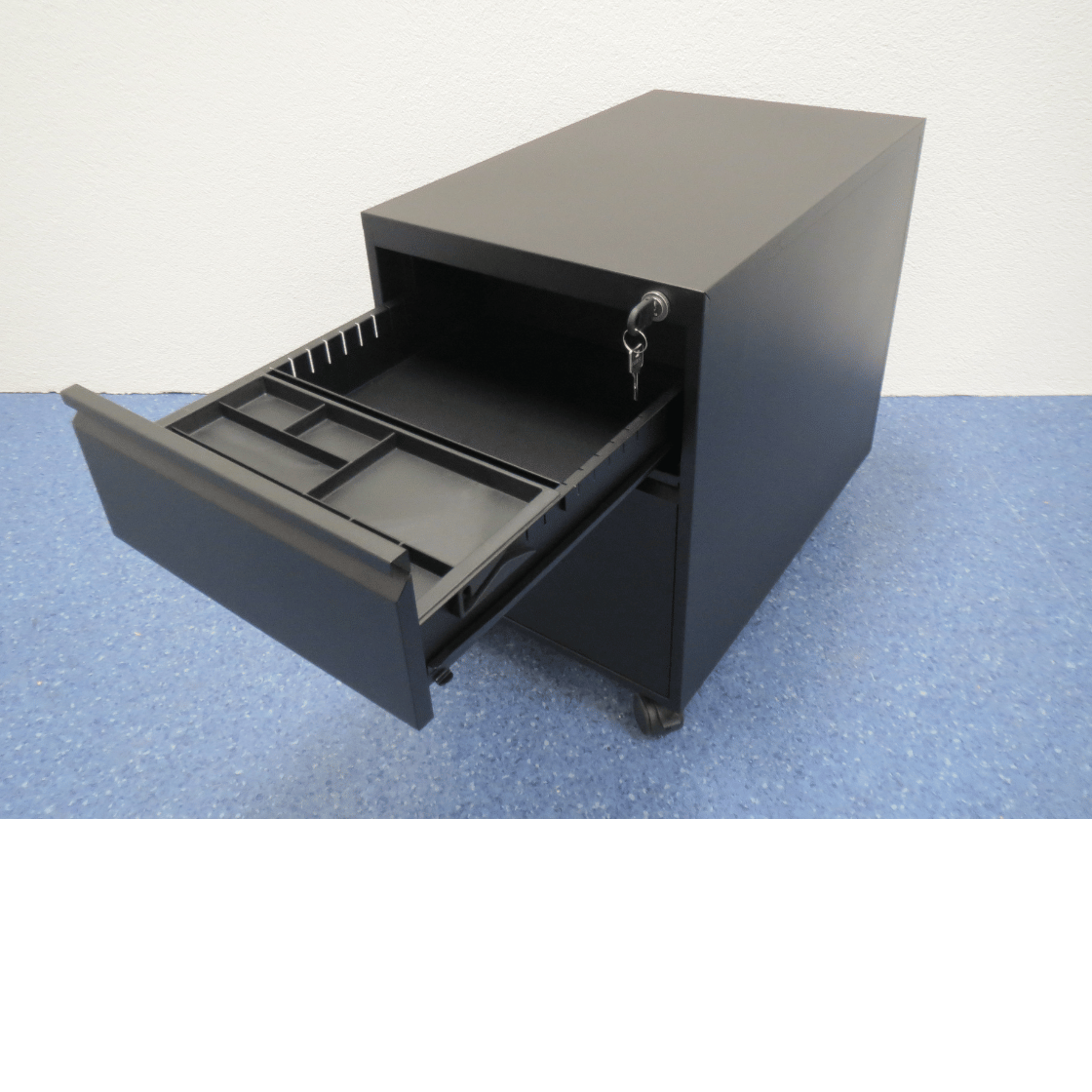 Unterstellkorpusse schwarz 64