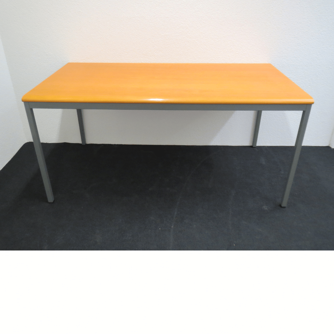 Bürotisch 160 x 80 cm – Buche Natur, anthrazitfarbenes Gestell, 77 cm Spezialhöhe