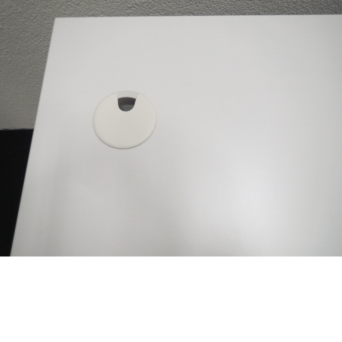 Bürotisch weiss von HN 160 x 80 cm mit repariertem Schaden