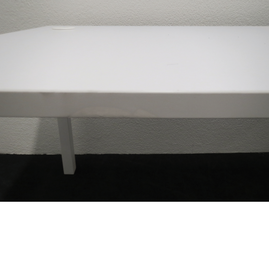 Bürotisch weiss von HN 160 x 80 cm mit repariertem Schaden