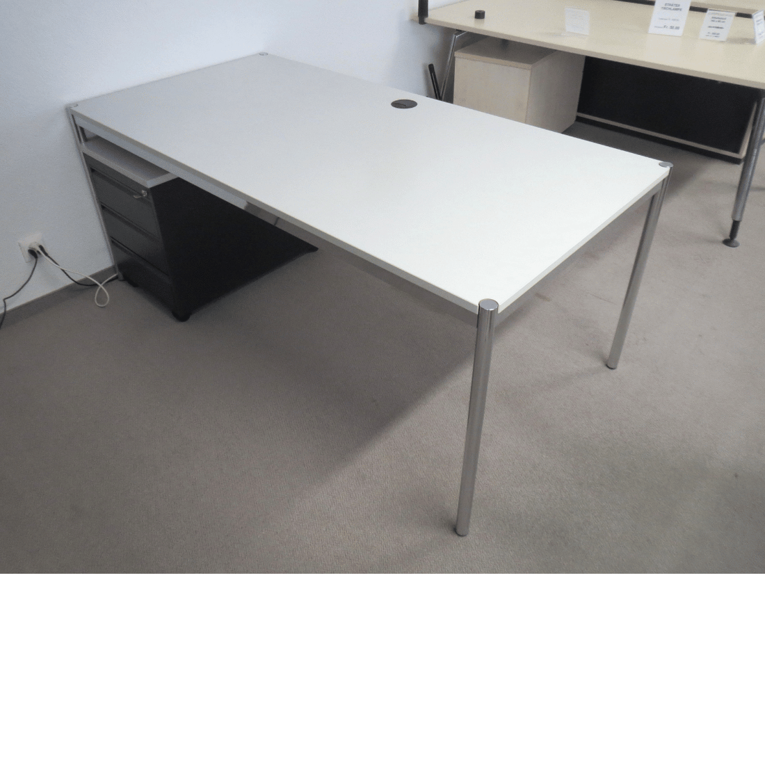 Arbeitsplatz von Ergodata, Steelcase mit 180 x 90 cm Tisch