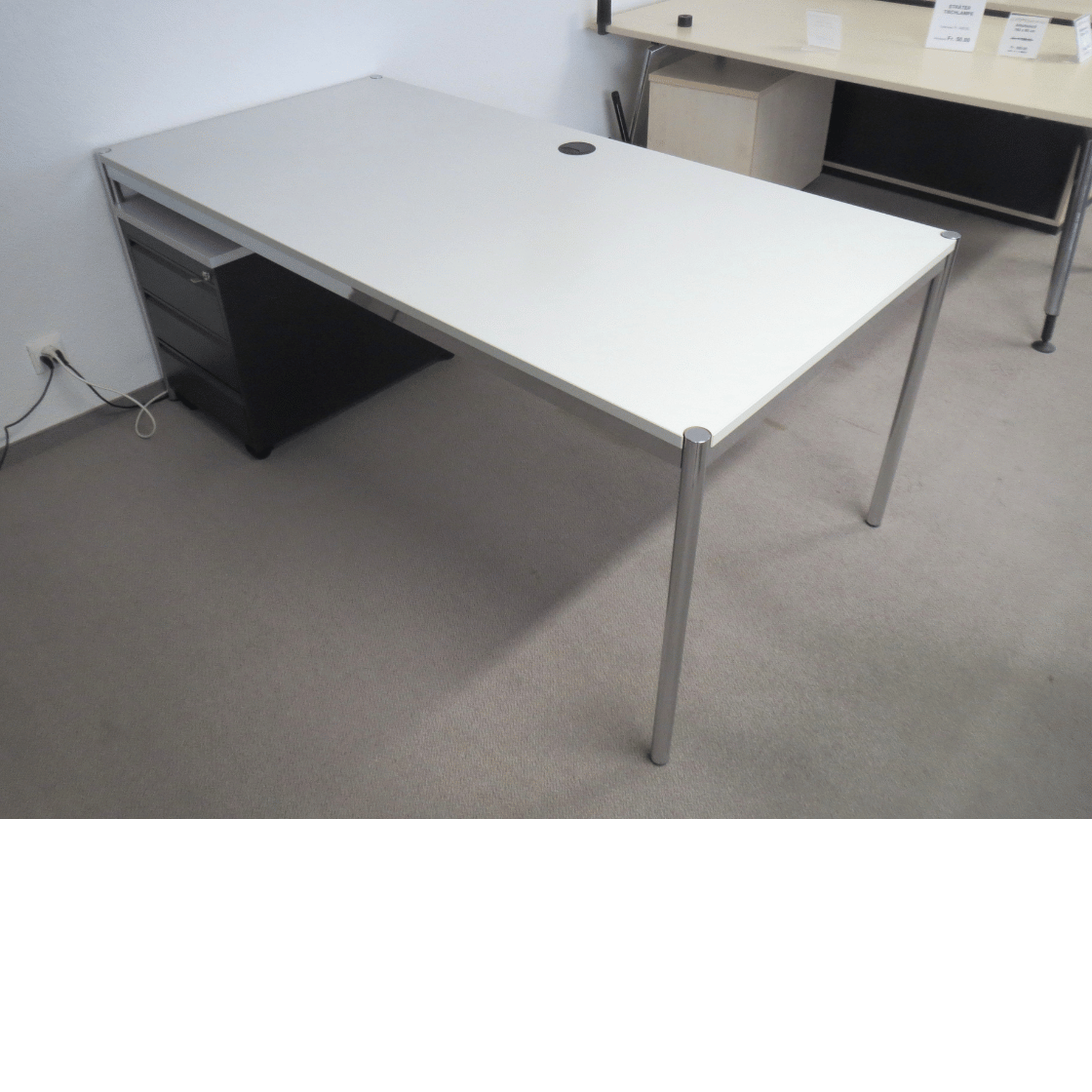 Arbeitsplatz von Ergodata, Steelcase mit 180 x 90 cm Tisch