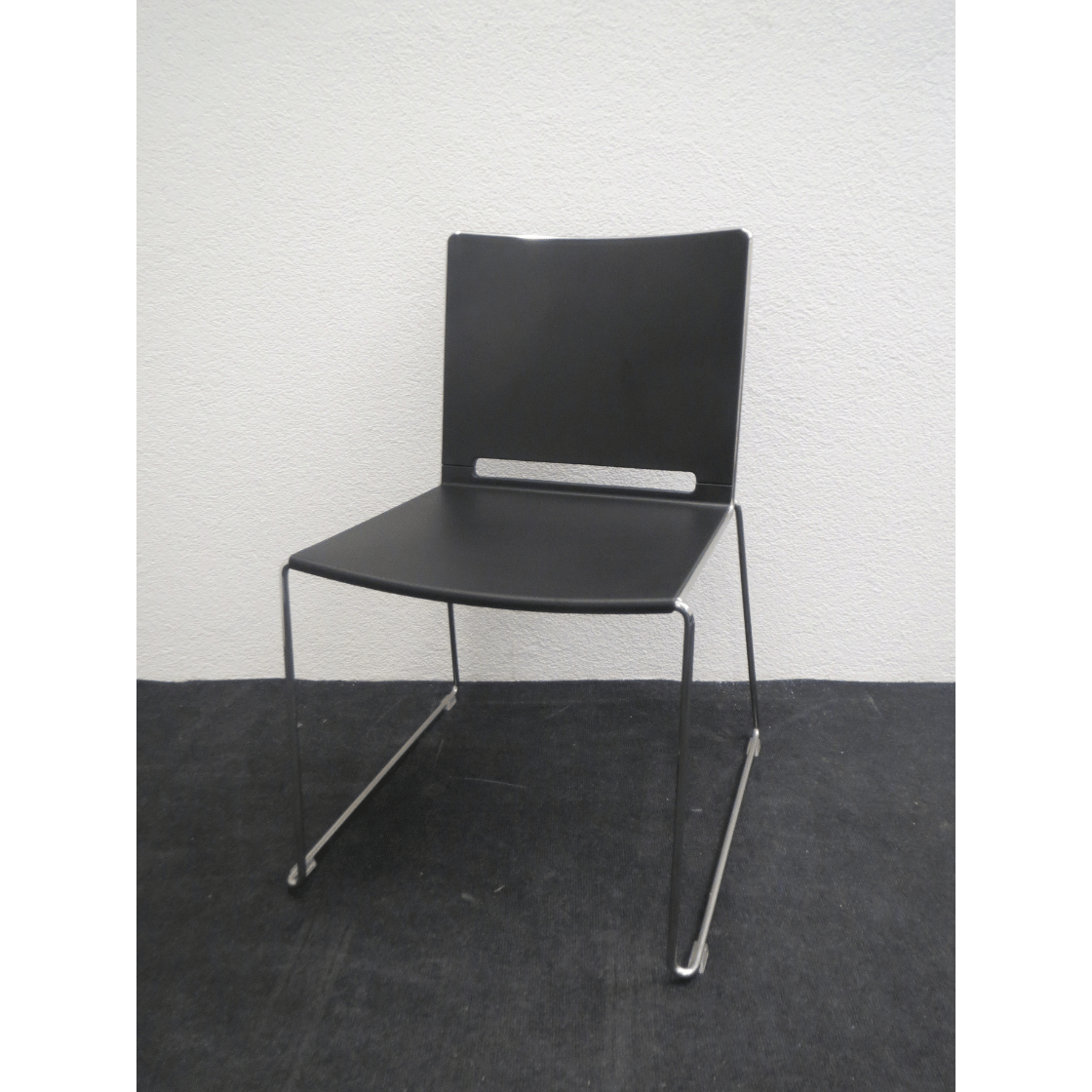 Filo Kunststoffstuhl schwarz neu aus Liquidation