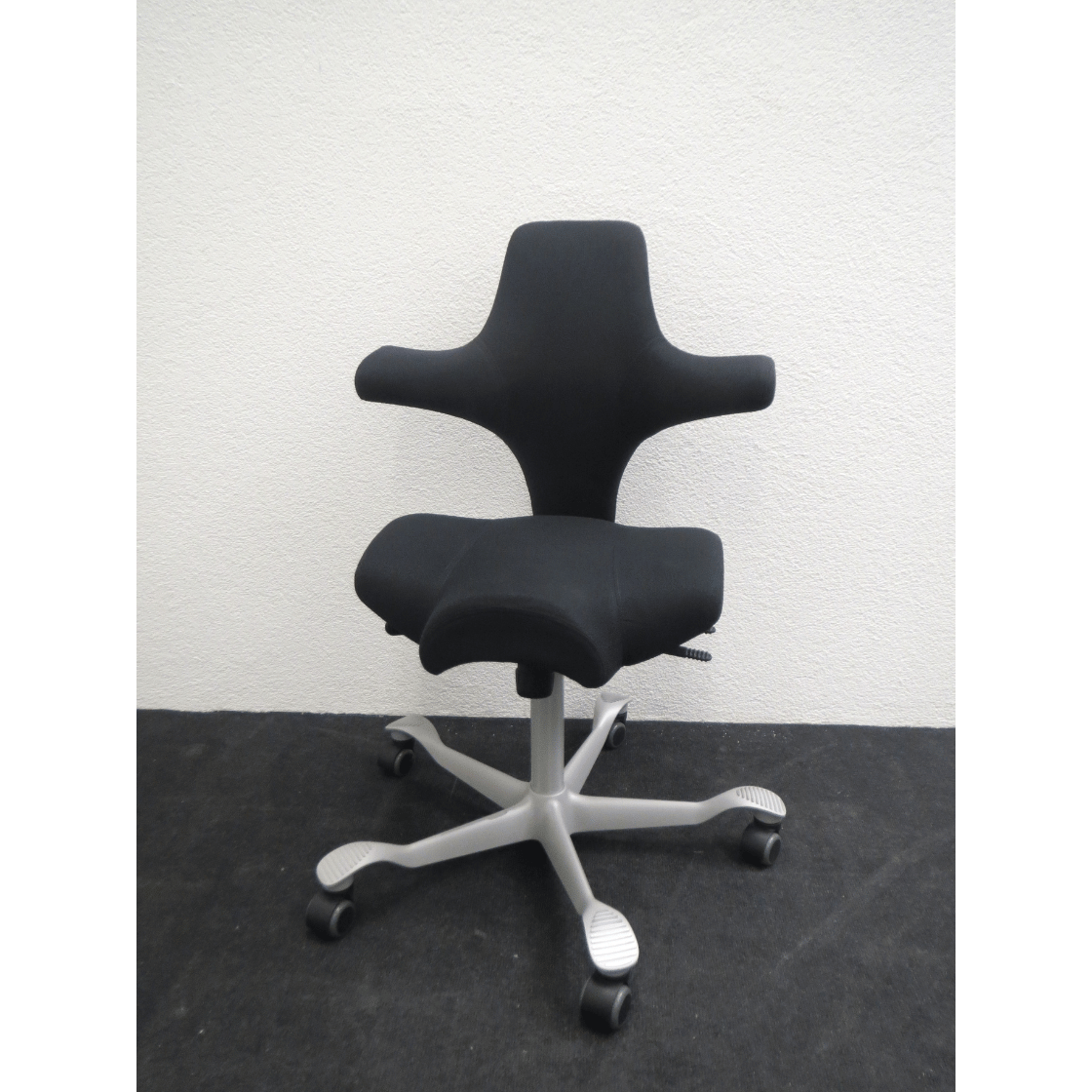 HAG Capisco 8106 schwarz gebraucht