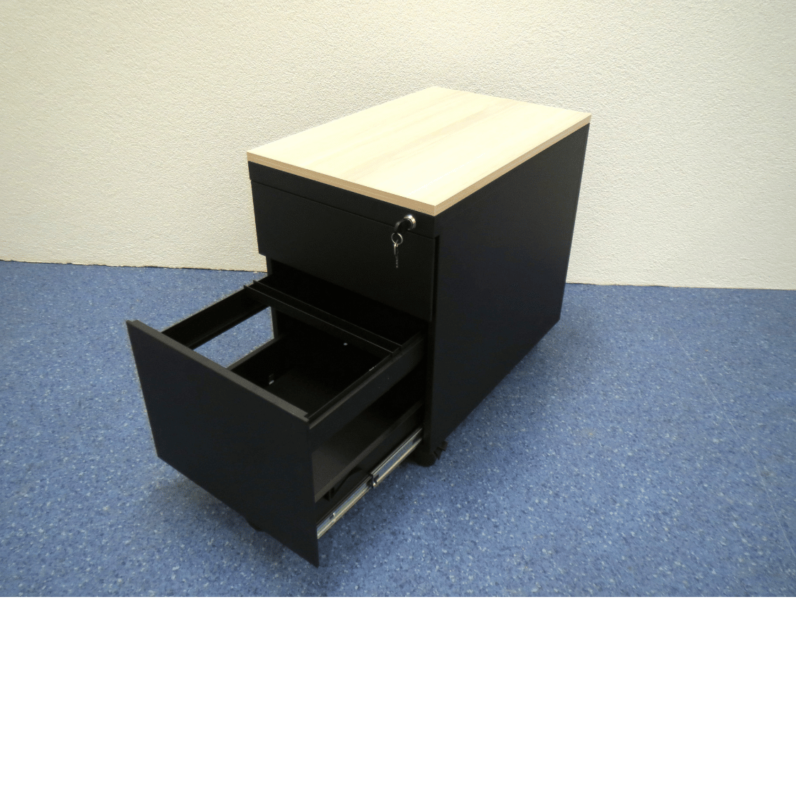 Unterstellkorpusse schwarz/Pflaume Dekor