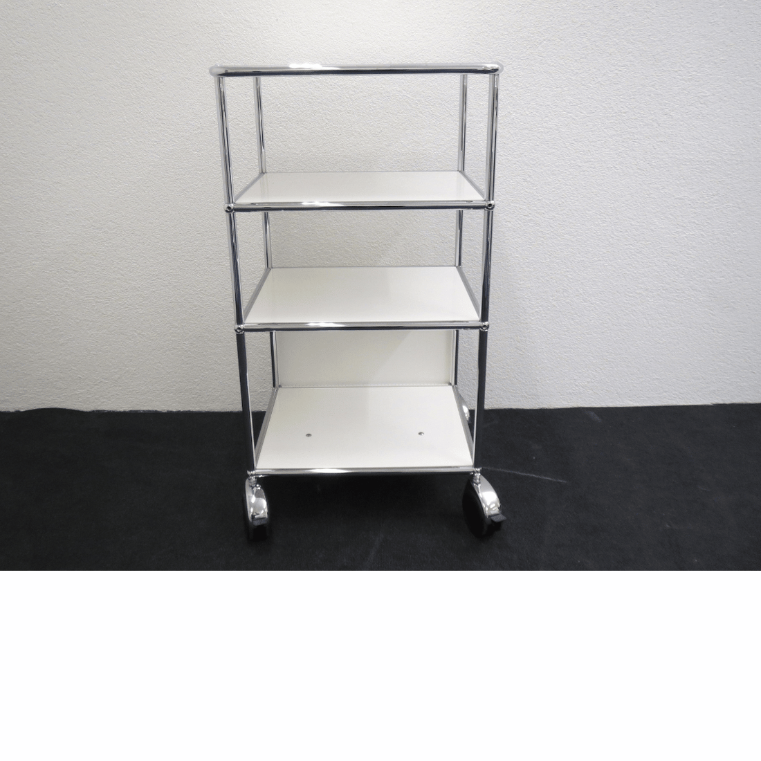 USM Haller Caddy Weiss – 52 x 48,5 x 99,5 cm – Sehr guter Zustand