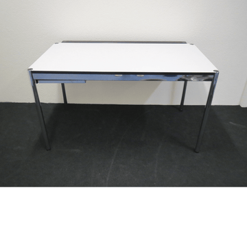 USM Haller Tisch Weiss – 130 x 72 (65) cm – Sehr guter Zustand